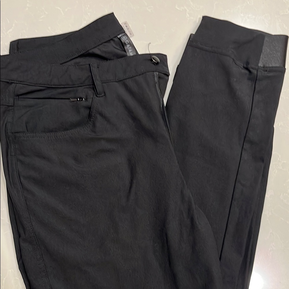 GAIAM Men's Black Athletic Pants